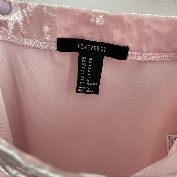 Forever 21 pink velvet mini skirt - Picture 3 of 3